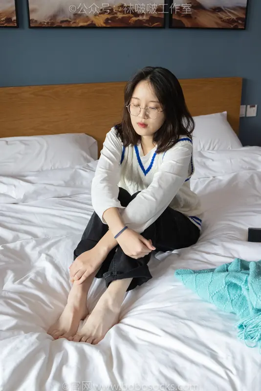 [BoBoSocks袜啵啵] 积分限定作品 NO.007 熊熊-运动鞋、白棉袜、裸足（图片版） 17